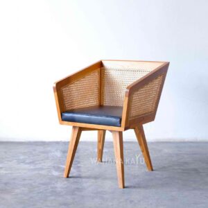 Kamata Chair