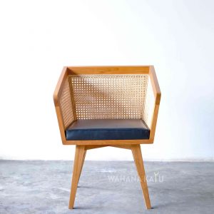 Kamata Chair